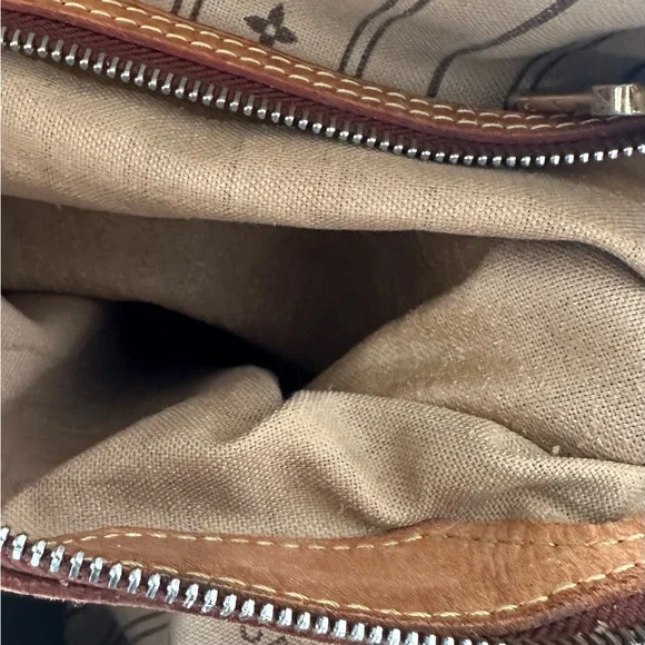 Louis Vuitton Brown Monogram Tote - Picture 16 of 16